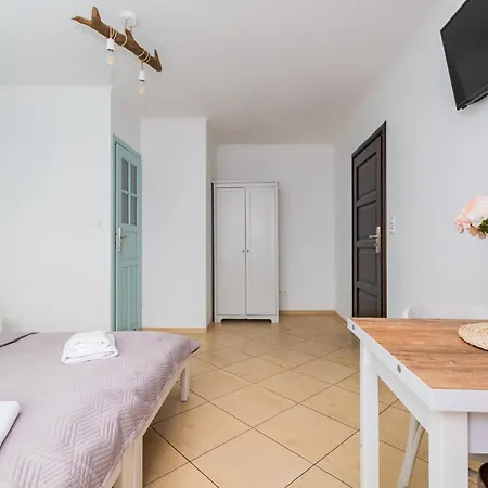 Pensjonat Morska Bryza - Gościnne 3*